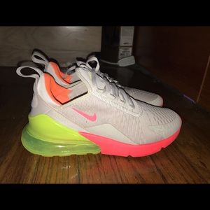 Nike womens air max 270 sz 8